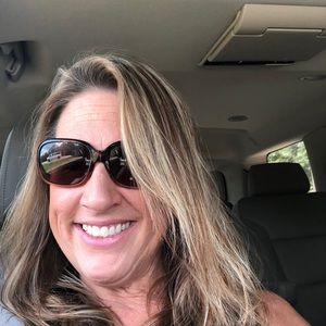 Meet your Posher, Lorrie